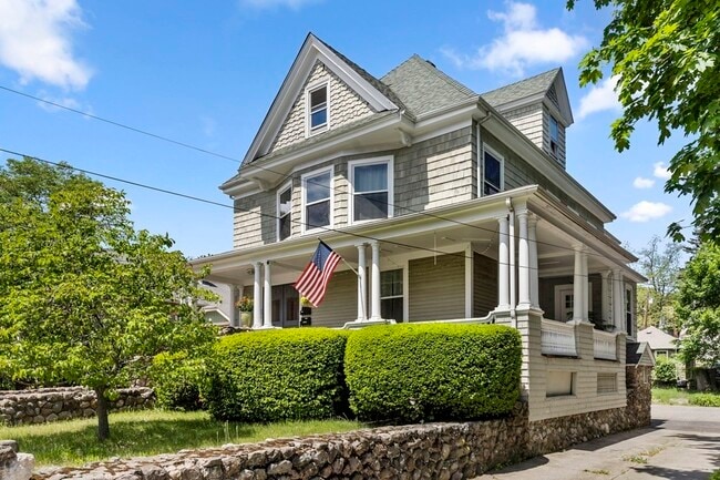 property at 221 Franklin St