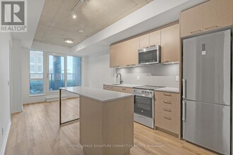 213-1808 ST CLAIR Ave in Toronto, ON - Building Photo - Building Photo