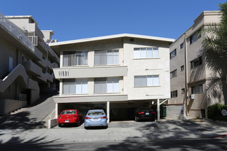 11621 Chenault St in Los Angeles, CA - Building Photo - Building Photo