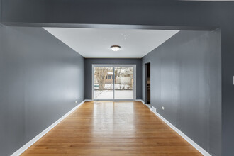 16715 Maryland Ave in South Holland, IL - Foto de edificio - Building Photo