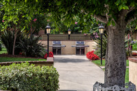 Casa Madrid Apartments in Azusa, CA - Foto de edificio - Building Photo