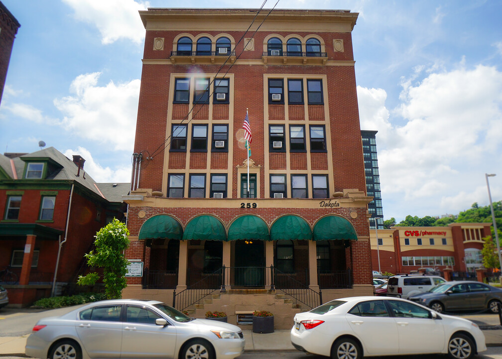 Dakota in Pittsburgh, PA - Building Photo