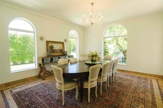 5800 La Gorce Dr in Miami Beach, FL - Building Photo - Building Photo