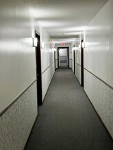 Sunset Apartments in New Hope, MN - Foto de edificio - Building Photo