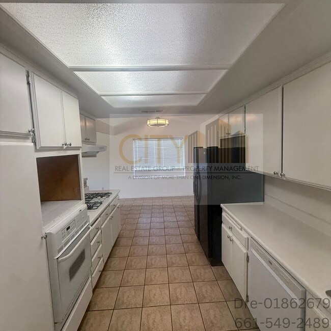 11017 Baron Ave in Bakersfield, CA - Building Photo - Building Photo