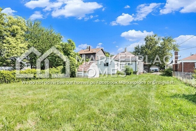 16258 Semrau Ave in Eastpointe, MI - Building Photo - Building Photo