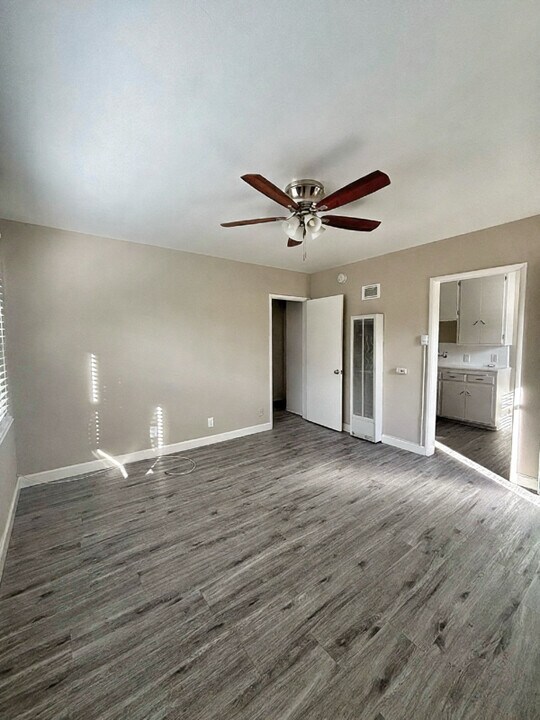 824 S Flower St in Santa Ana, CA - Building Photo