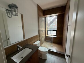 1514 W 18th Pl, Unit 2 in Chicago, IL - Building Photo - Building Photo