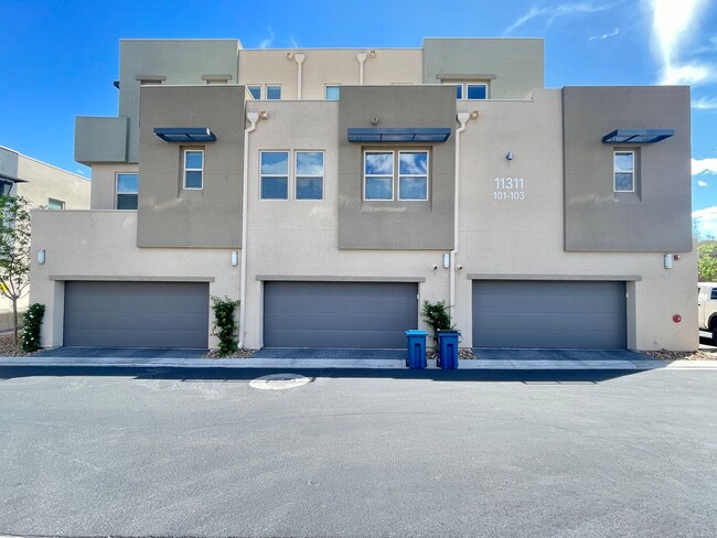 11311 Glowing Ave in Las Vegas, NV - Building Photo - Building Photo