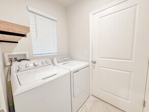8815 Sunshower Pl in Parrish, FL - Building Photo - Building Photo