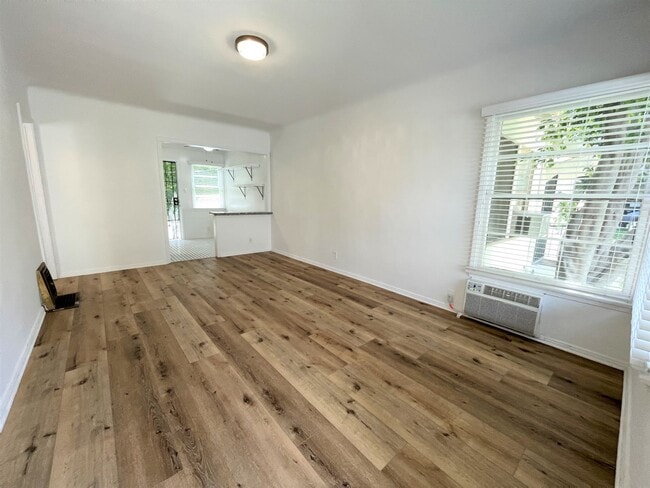 14443-14445 1/4 Dickens St in Sherman Oaks, CA - Building Photo - Building Photo