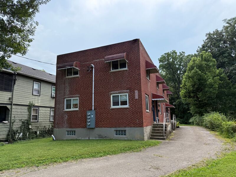 5425 Stewart Ave in Cincinnati, OH - Building Photo