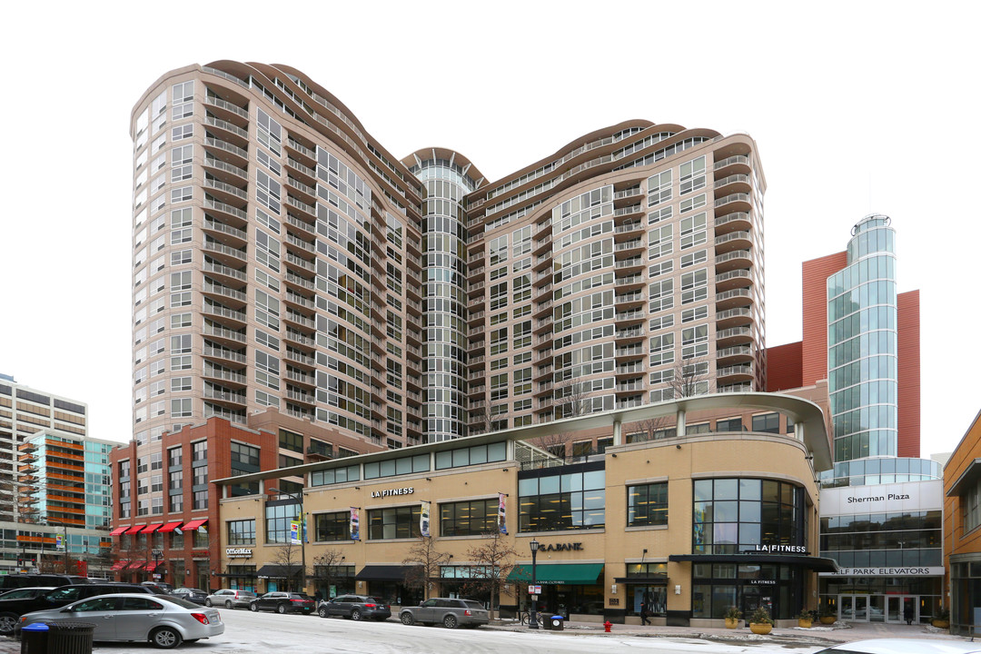 The Residences of Sherman Plaza in Evanston, IL - Foto de edificio