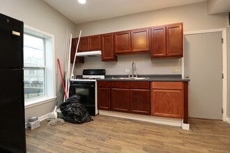 266 E Cass St in Joliet, IL - Building Photo - Building Photo