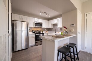 Spring Parc in Dallas, TX - Building Photo