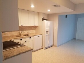 2494 NE 5th Ave in Boca Raton, FL - Building Photo - Building Photo