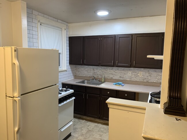 1423 Hellerman St, Unit 1st FL