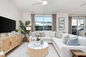 6581 Clingstone Dr in Fresno, CA - Building Photo - Building Photo