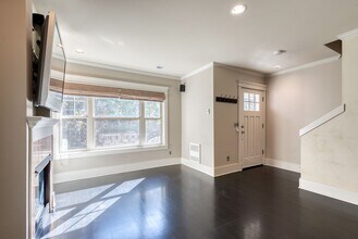 529 11th Ave E in Seattle, WA - Building Photo - Building Photo