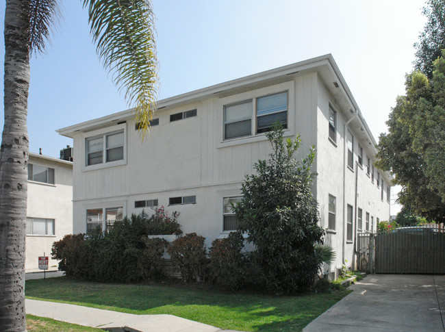 1142 S Holt Ave in Los Angeles, CA - Foto de edificio - Building Photo