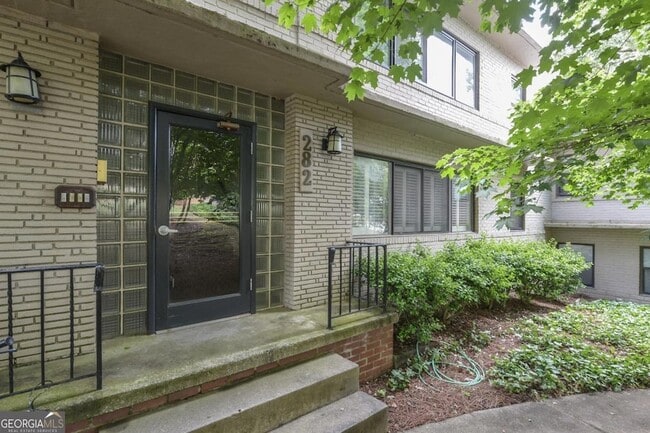 property at 282 Ardmore Cir NW