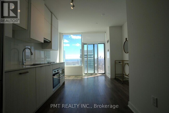 195-P195 Redpath Ave in Toronto, ON - Building Photo - Building Photo