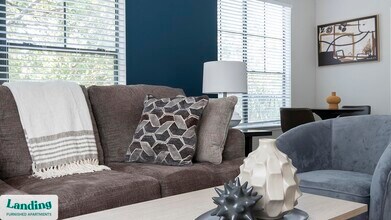 2323 Eldridge Pkwy in Houston, TX - Building Photo - Building Photo