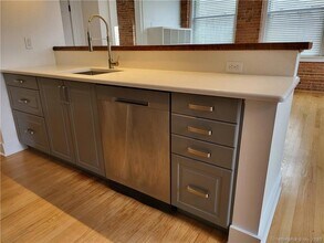 83 Washington St, Unit 2I in Norwalk, CT - Building Photo - Building Photo