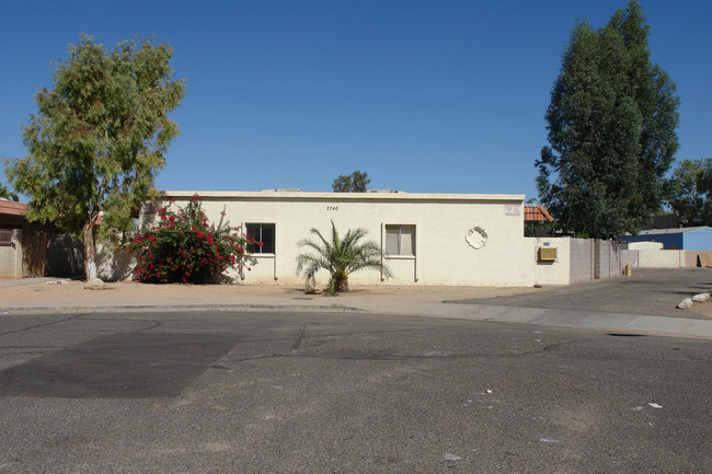 2740 E Marconi Ave in Phoenix, AZ - Foto de edificio - Building Photo