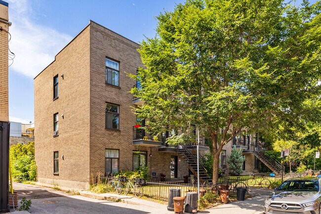 4838 Saint-Urbain Rue in Montréal, QC - Building Photo - Primary Photo