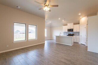 8401 NW 162nd St in Edmond, OK - Building Photo - Building Photo