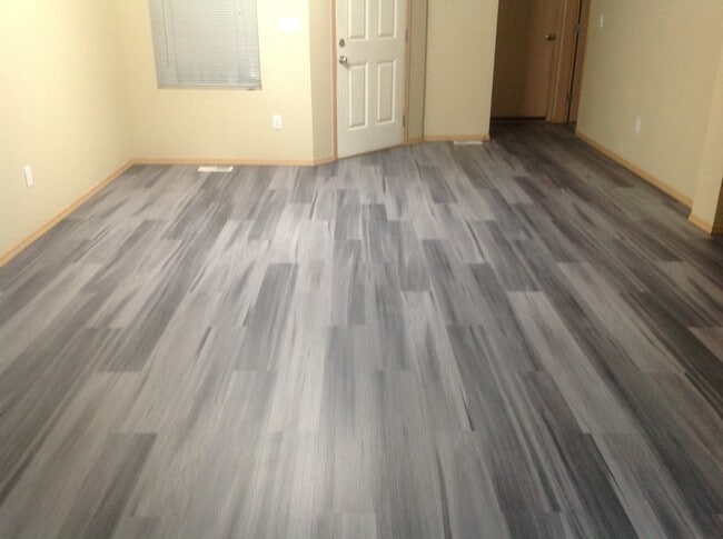 14362 NE 189th Ct in Woodinville, WA - Foto de edificio - Building Photo