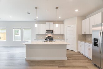 1527 King Rnch Rd in Conroe, TX - Building Photo - Building Photo