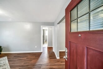 6829 Madrid St in Houston, TX - Building Photo - Building Photo