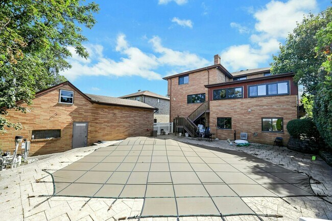 2413 Hammett Ave in Fort Lee, NJ - Building Photo - Building Photo