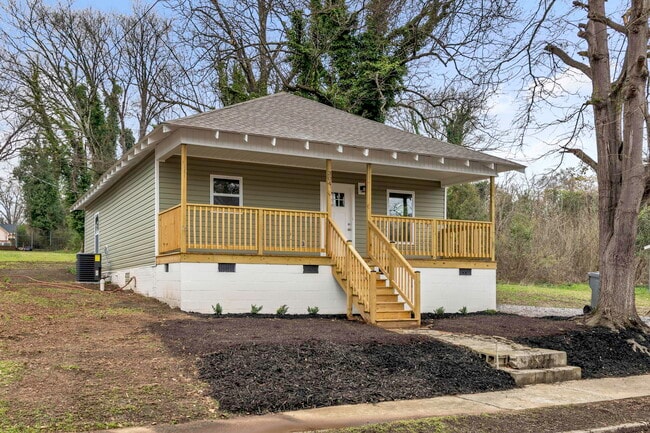 304 E Hampton Ave in Spartanburg, SC - Building Photo - Building Photo