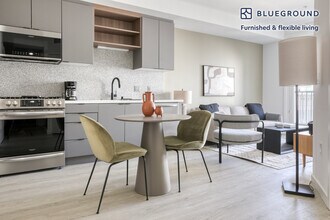 310 Del Sol Dr in San Diego, CA - Building Photo - Building Photo