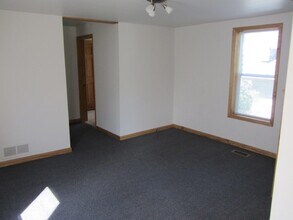633 Lake St in Eau Claire, WI - Building Photo - Building Photo