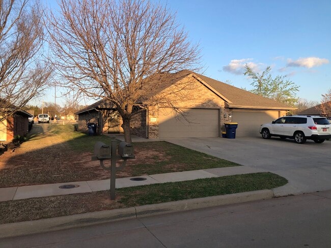 property at 2203 S Devin Lea St