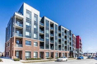 3285-3285 Carding Mill Trail in Oakville, ON - Building Photo