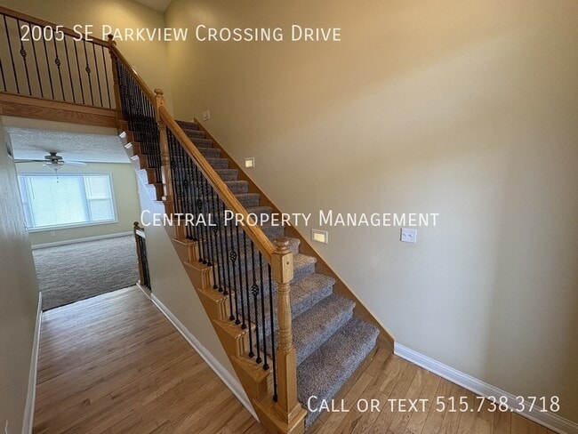 2005 SE Parkview Crossing Dr in Waukee, IA - Building Photo - Building Photo