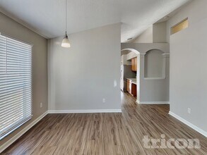 12429 Cedarfield Dr in Riverview, FL - Foto de edificio - Building Photo