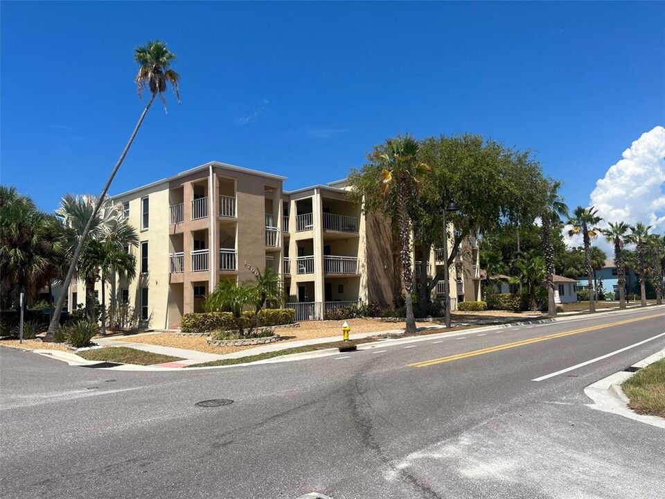 1700 Pass a Grille Way in St Pete Beach, FL - Building Photo