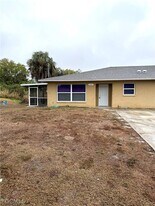 2217 Leda Ave S in Lehigh Acres, FL - Building Photo