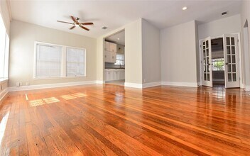 410 Kenniston Dr in Austin, TX - Building Photo - Building Photo