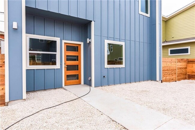6303 Santos St in Austin, TX - Building Photo - Building Photo