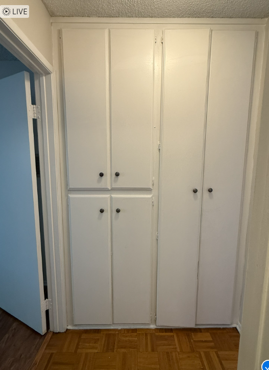 17082 Chatsworth St in Granada Hills, CA - Building Photo - Building Photo