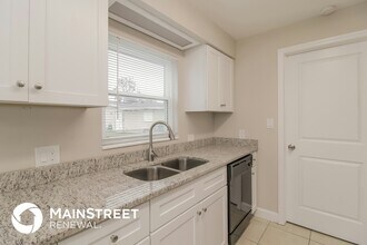 935 S Courtenay Pkwy in Merritt Island, FL - Building Photo - Building Photo