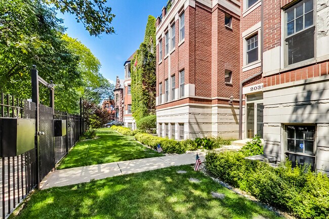 2042 W Pierce Ave-Unit -3 in Chicago, IL - Building Photo - Building Photo