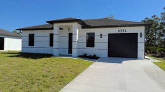 1053 Marine Ave S in Lehigh Acres, FL - Building Photo